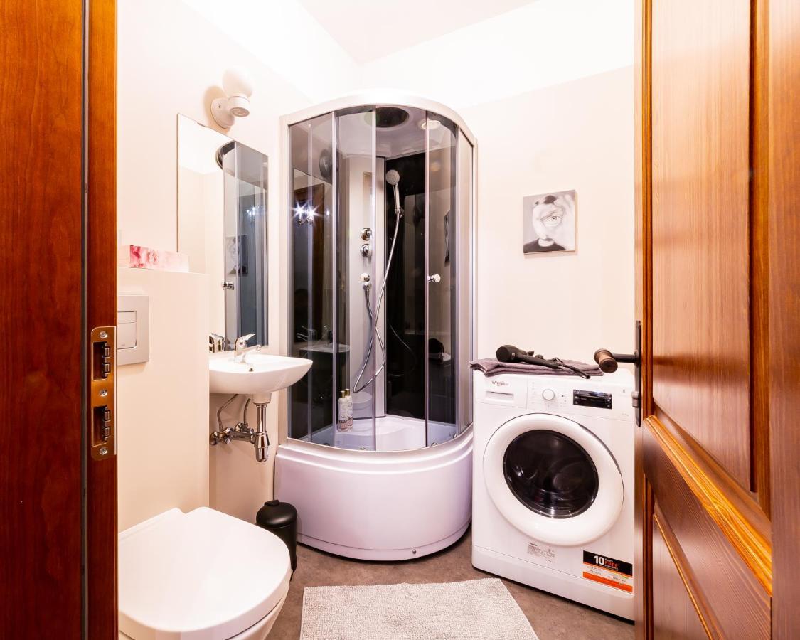 리가 Gourmet Storie'S Ap 68Sqm Renovated Free Parking 아파트 외부 사진